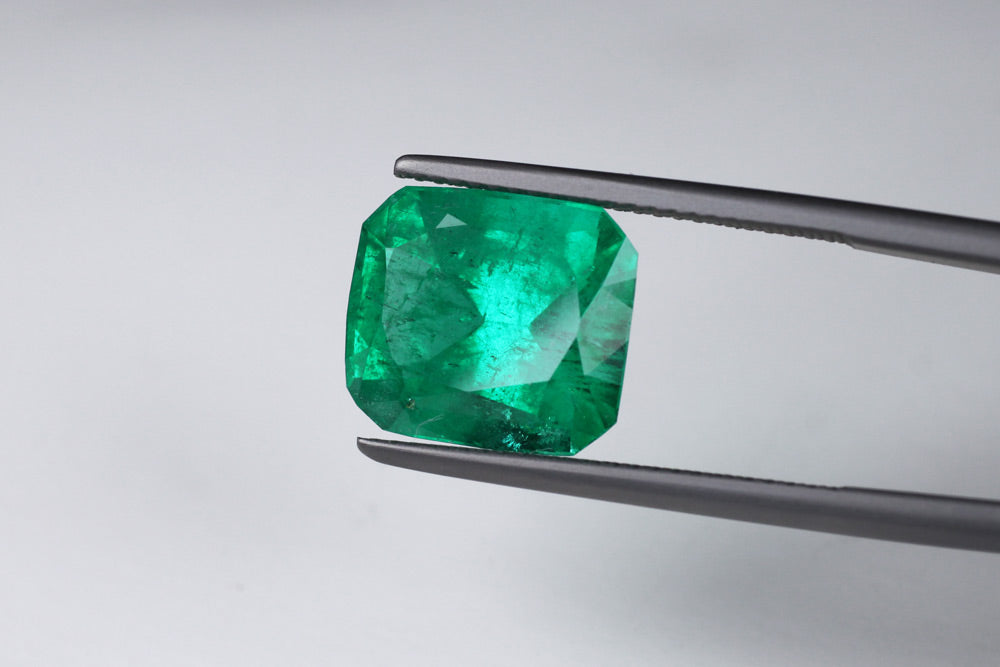 Shakiso Emerald cushion 6.17 ct