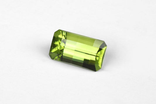 Peridot Checkered Rectangle 2.95 ct