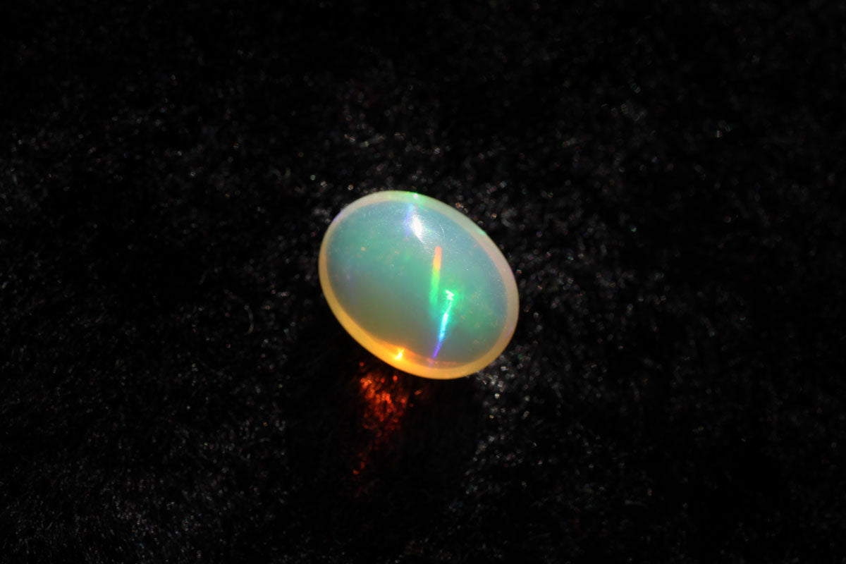 Crystal Wollo Opal Oval 1.06 ct