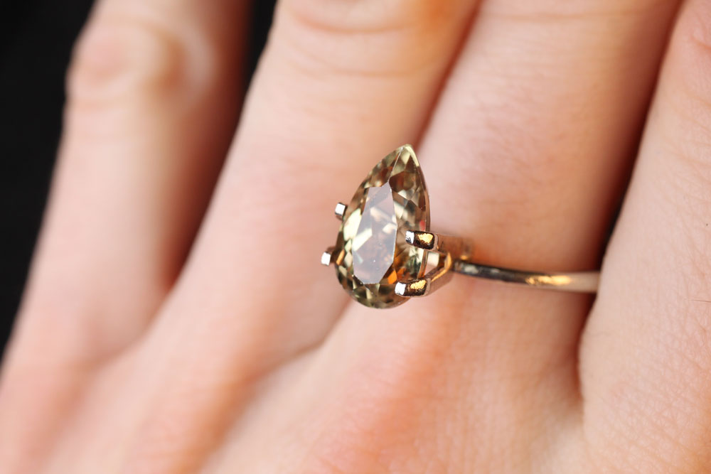 Zultanite Pear 3.25 ct