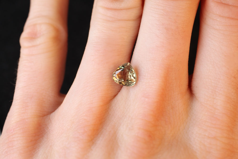 Zultanite Trilliant 1.5 ct