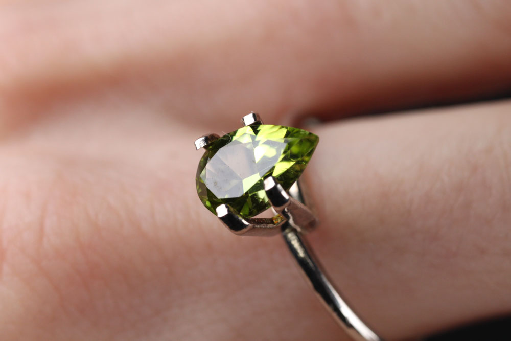 Peridot Pear 1.24 ct