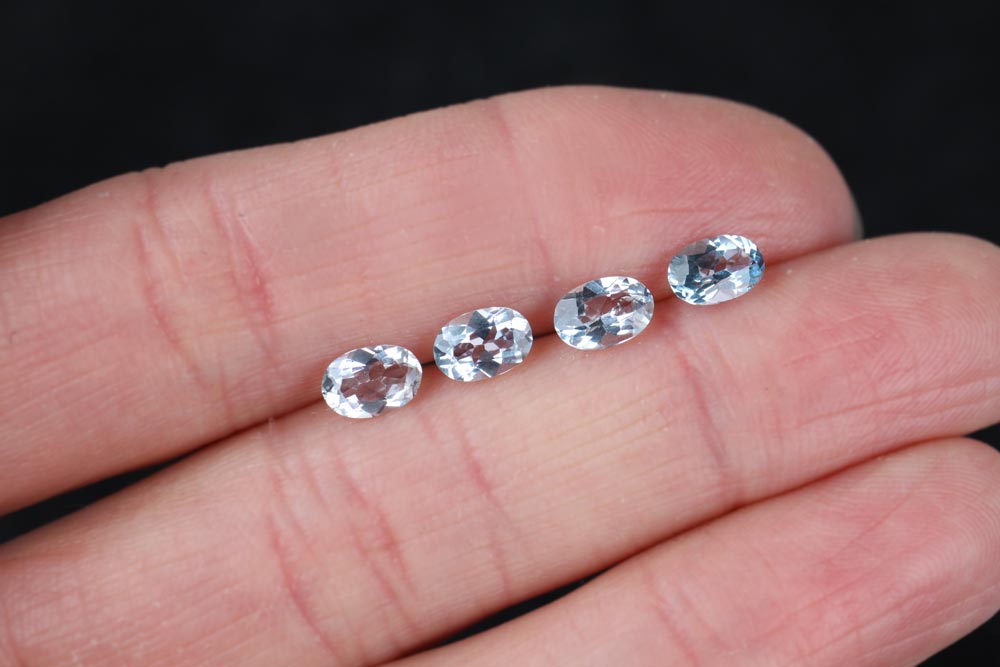 Aquamarine Oval 6x4 mm