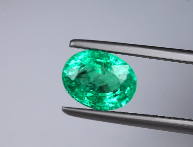 Shakiso Emerald oval 1.85 ct