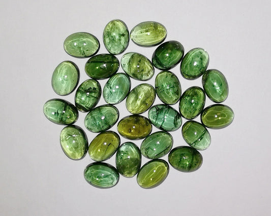 Cabochon turmalin oval 7x5 mm