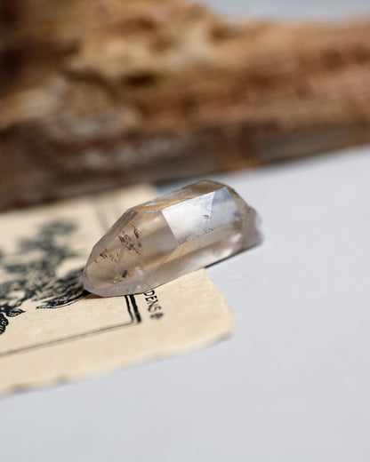 Lemurian rökkvarts kristall 12 gr