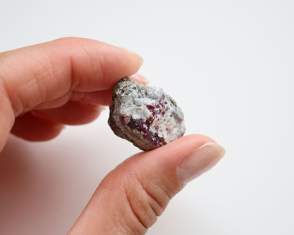 Greenland Ruby Corundum 10.99 g