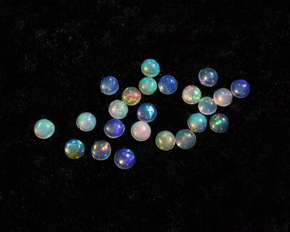 Wollo Opal cabochon round 4 mm
