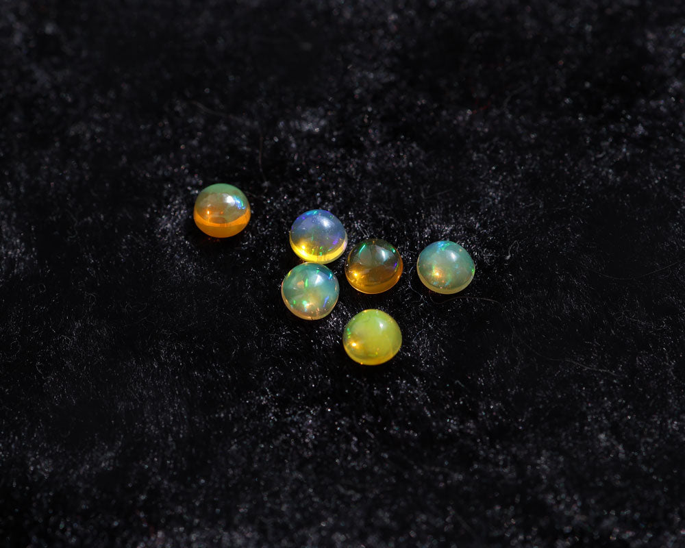 Wollo Opal cabochon round 4 mm
