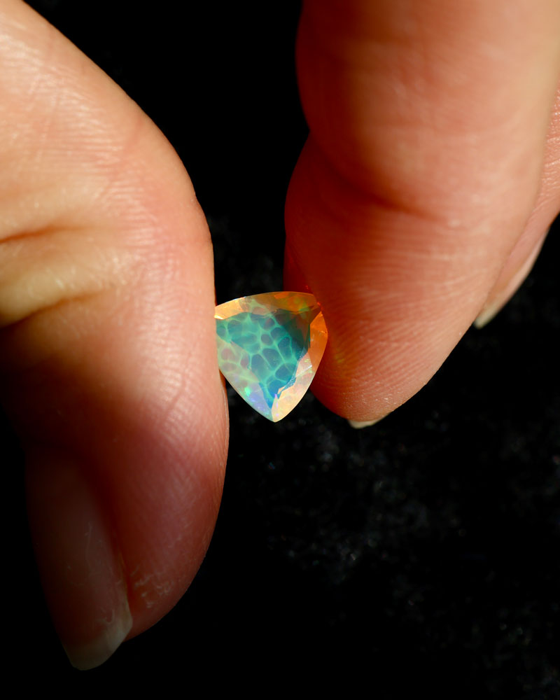 Snakeskin Wollo Opal trillion 9 mm