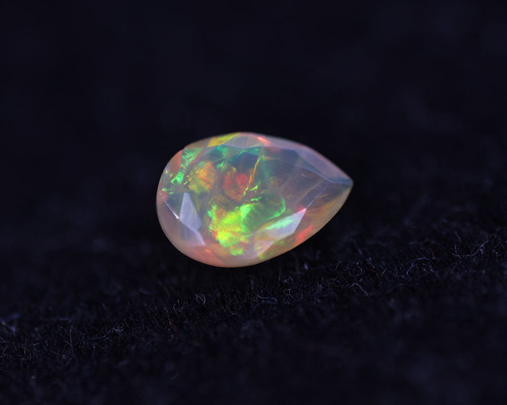 Snakeskin Wollo Opal drop 0.25 ct