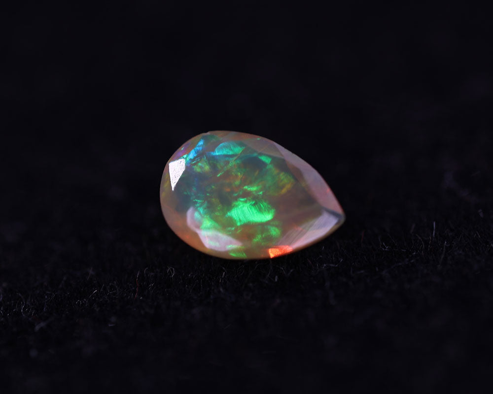 Snakeskin Wollo Opal drop 0.25 ct