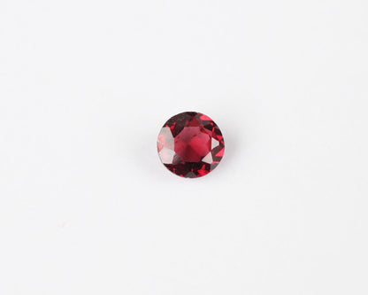 Garnet pyrope round 4mm 0.3 ct
