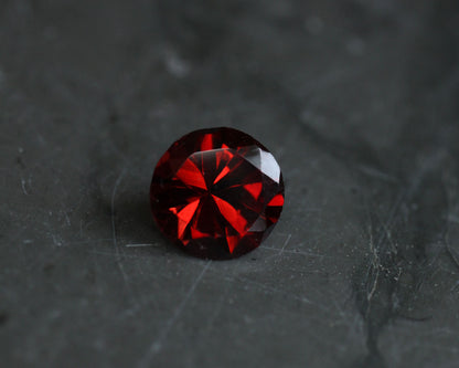 Granat pyrop rund 7mm 1,82 ct