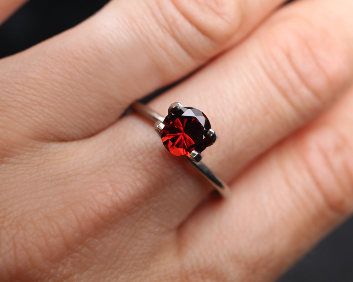 Granat pyrop rund 7mm 1,82 ct
