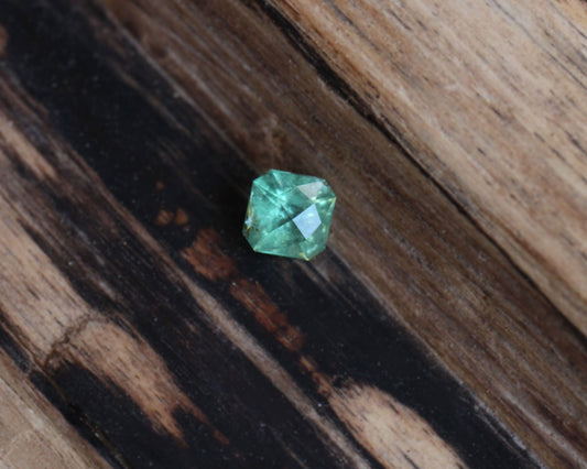 Shakiso Emerald Barion scissor 5mm 0.46 ct