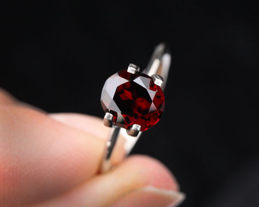 Pyrope garnet oval 8mm 2.22 ct