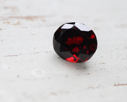 Pyrope granat oval 8mm 2,22 ct
