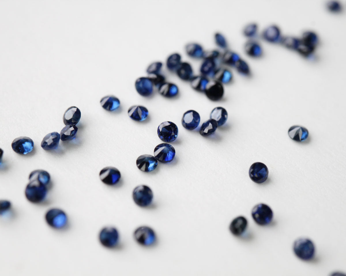 Blå safirrund kalibrerad 1 mm