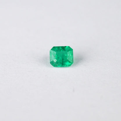 Shakiso Emerald rectangular stepcut 0.08 ct