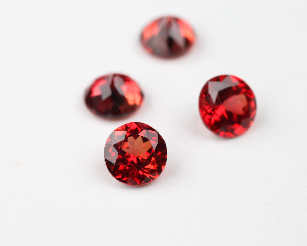 Safir rund rödorange 4mm