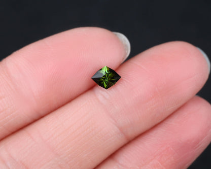 Tourmaline green rhombus 6x5 mm 0.38 ct
