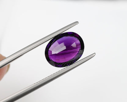 Amethyst oval 12x9 mm 4 ct