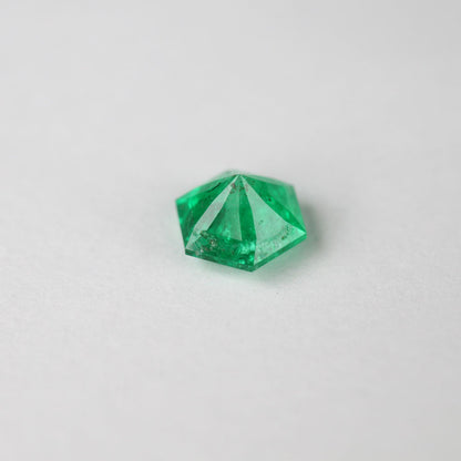 Shakiso Emerald radiating hexagon 0.27 ct