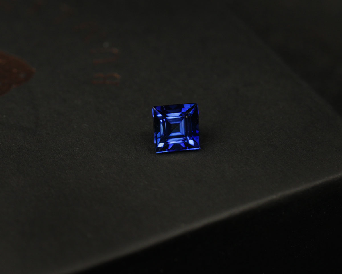 Safir blå fyrkantig 3,7 mm 0,33 ct