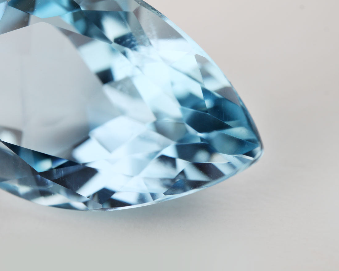 Aquamarine pear 17 mm 9.1 ct