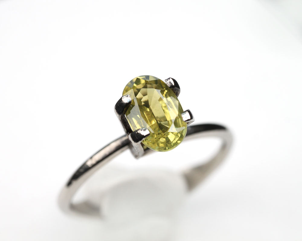 Chrysoberyl Neon yellow-green 1.28 ct
