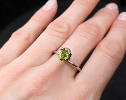 Vesuvianite Oval 1.22 ct