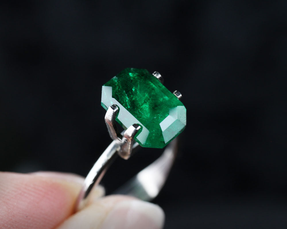 Shakiso Emerald 11x7.5 mm emerald cut 3 ct