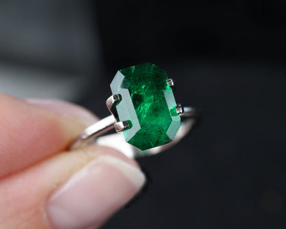 Shakiso Emerald 11x7.5 mm emerald cut 3 ct