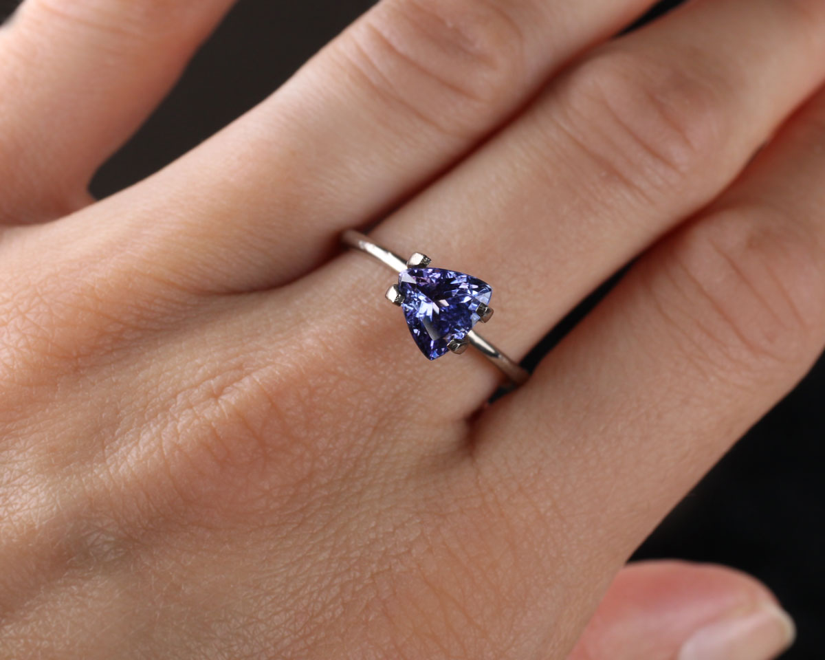 Tanzanite Trillion 7 mm 1.37 ct