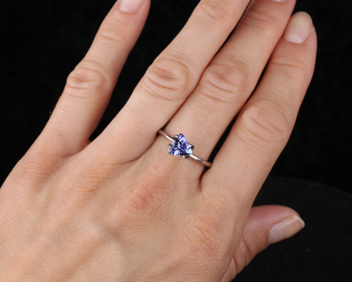 Tanzanite Trilliant 7 mm 1,15 ct 