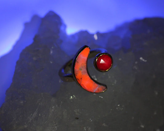 Unique Ring with Tugtupite and ruby from Greenland