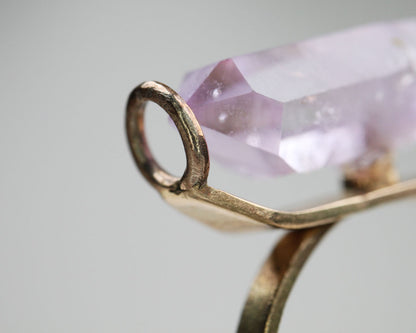 14k guldring med dubbelspets ametist