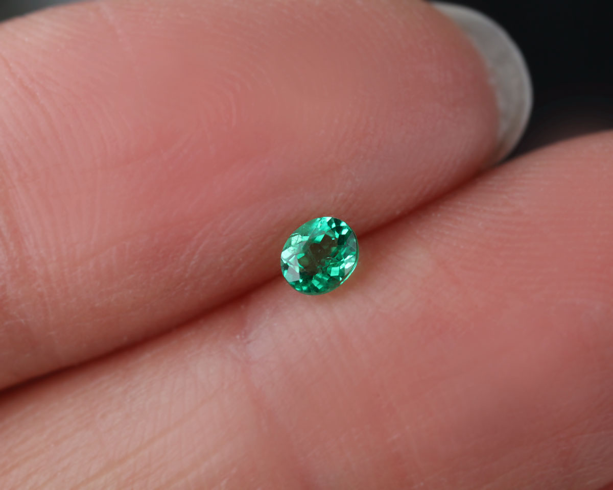 Shakiso Emerald oval 0.14 ct