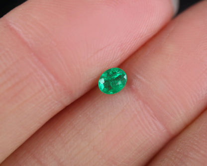 Shakiso Emerald oval 0.16 ct