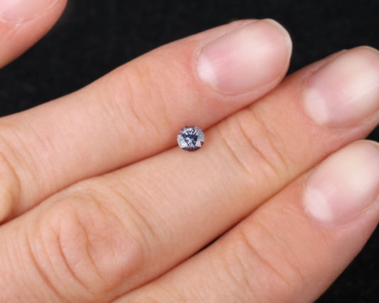 Spinel round 4 mm 0.25 ct