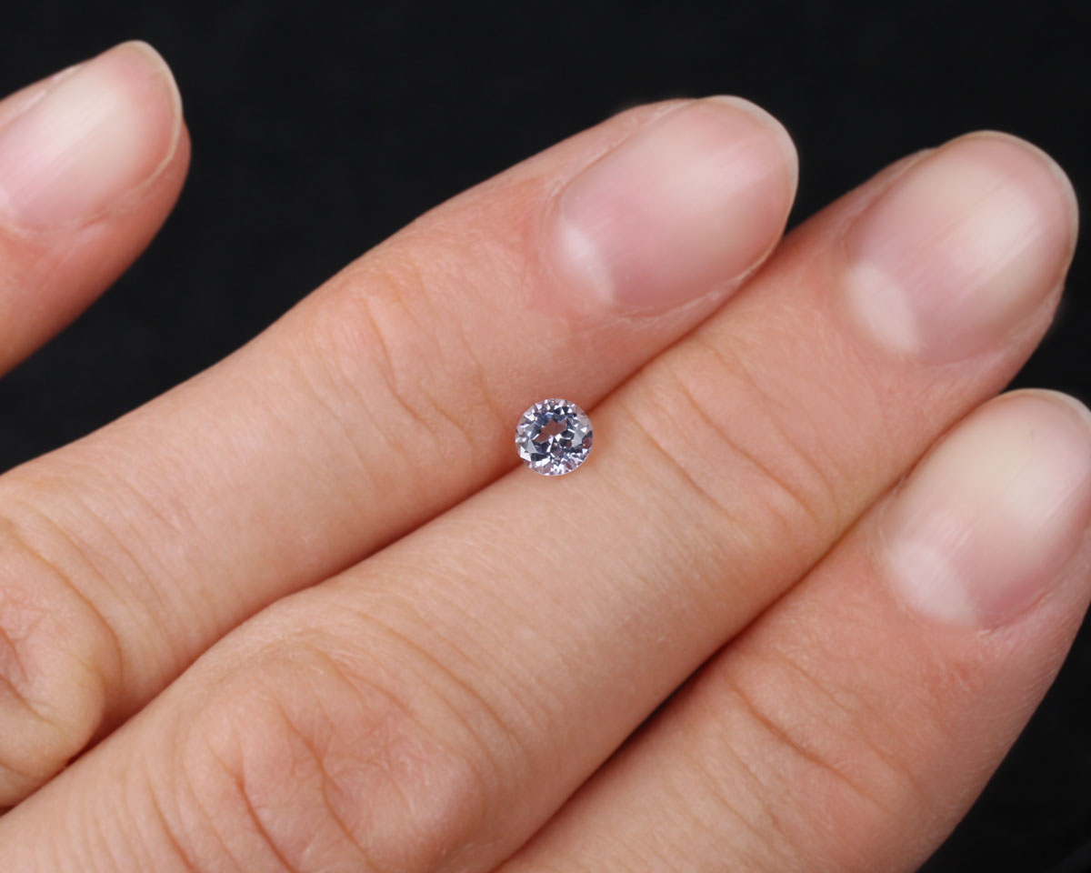Spinell rund 4 mm 0,3 ct