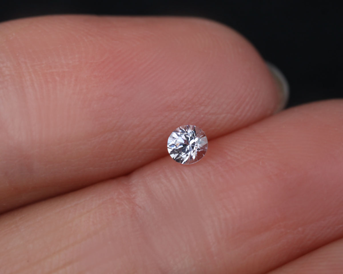 Spinel round 3 mm 0,14 ct