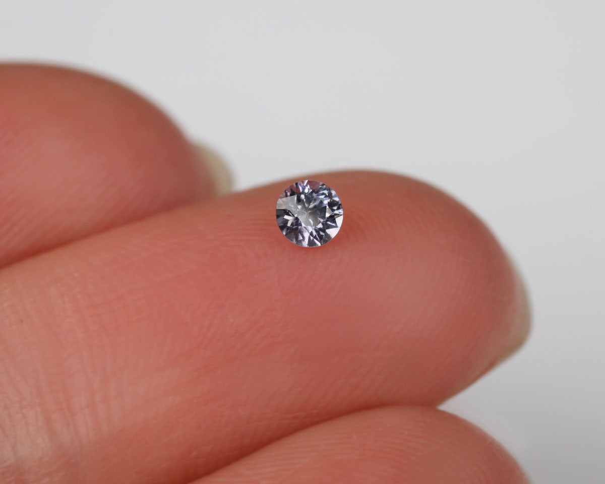 Spinel round purple 0.12 ct