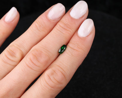 Tsavorite granat grön rektangulär 7 mm 0,65 ct