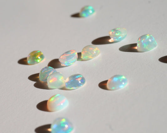 Wollo Opal Cabochon 4 mm 