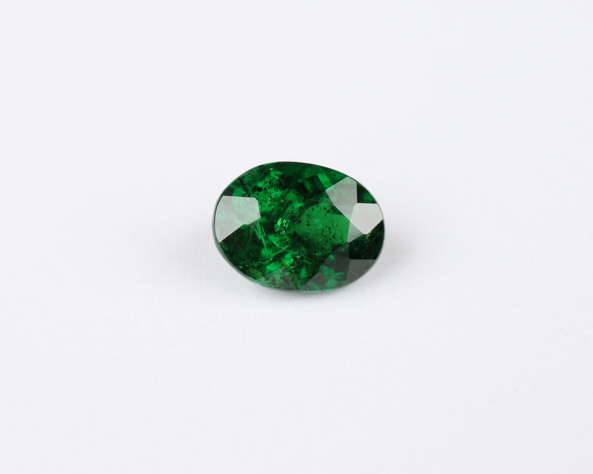 Tsavorite garnet green oval 6 mm 0.78 ct