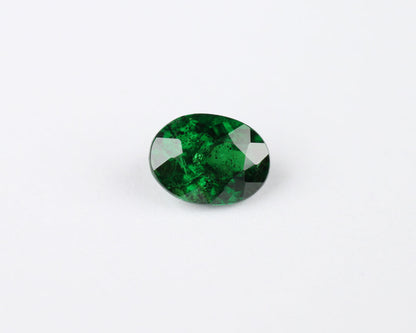 Tsavorite garnet green oval 6 mm 0.78 ct
