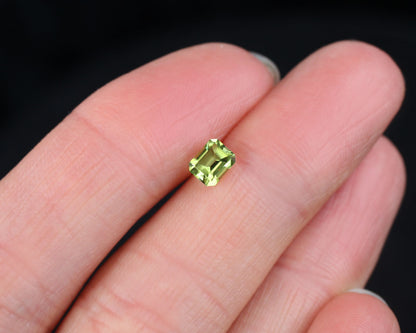 Peridot 0.53 ct octagon