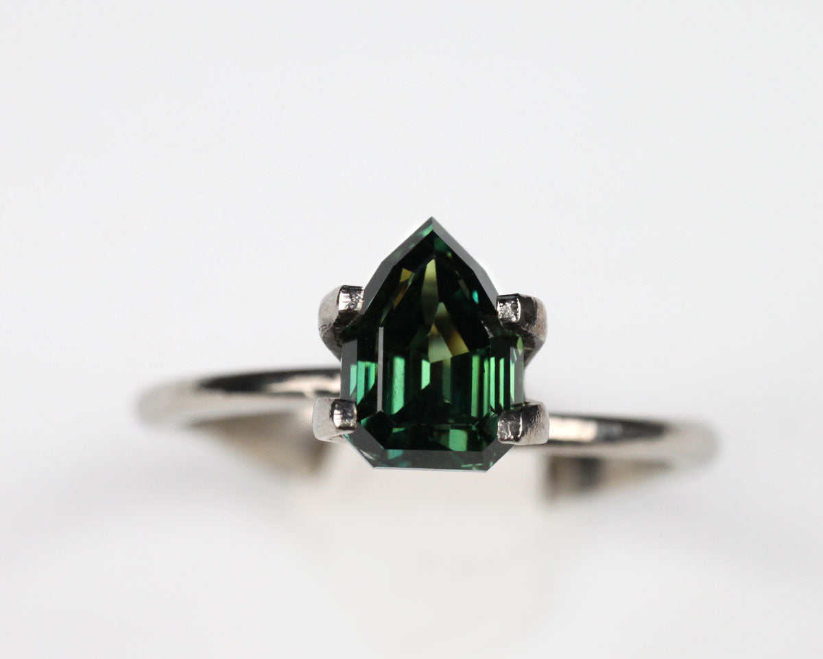 Safir grön sköld 8 mm 1,87 ct